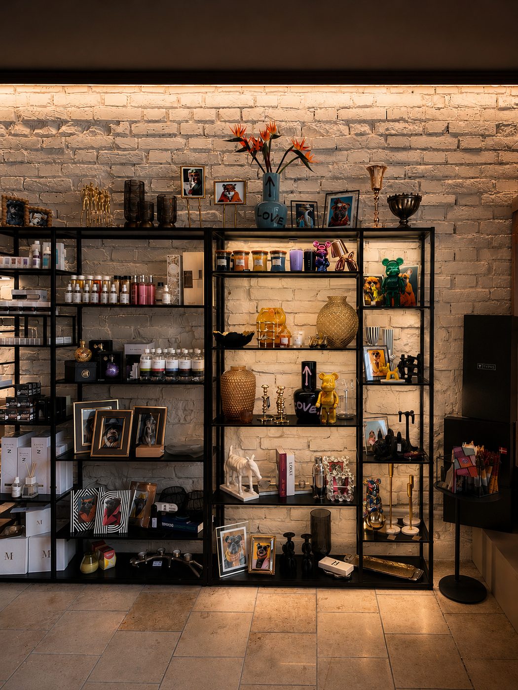 Elisia Design Shop — interiér predajne a dizajnové predmety
